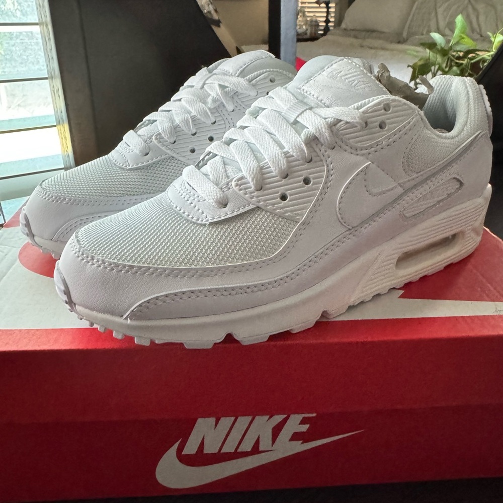 Nike Air Max 90 Sneakers